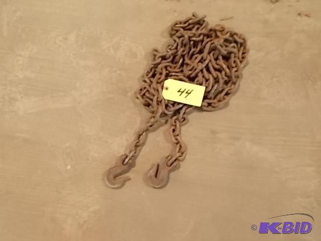 lot 44 image: Log Chain, 38" x 20...