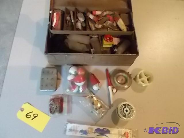 lot 69 image: Vintage Tackle Box & Tackle...