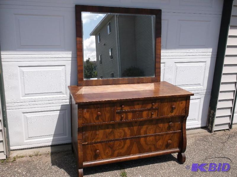 Antique Tiger Oak Buffet with 6 dovetailed dr...