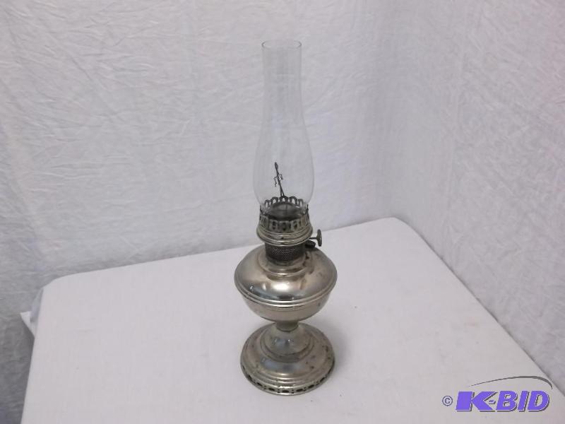 Antique Aladdin model no. 11 oil lamp made by...