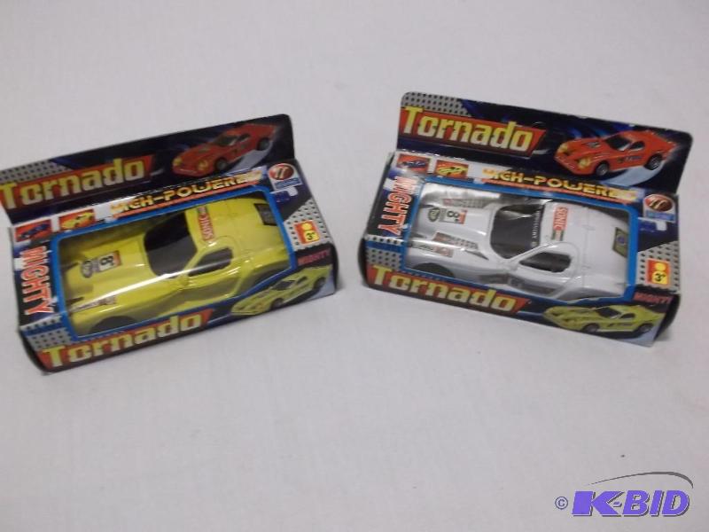 2 Tornado Mighty Cars requires 2 AA batterie...