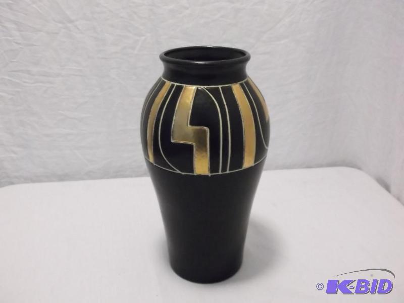 Large black &amp Gold vase measuring 12 34&...