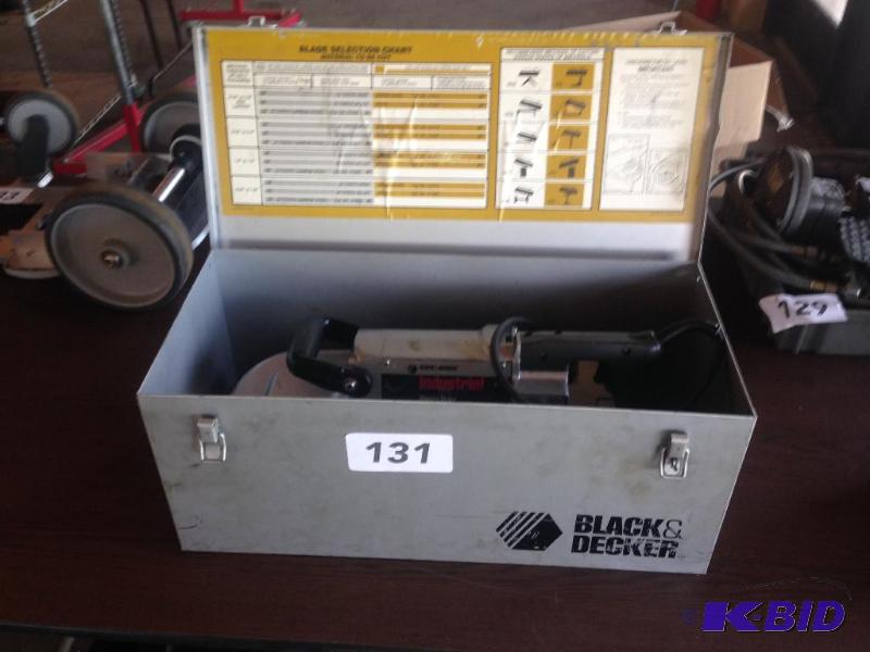 lot 131 image: Black & Decker Industrial porta-ban porta...