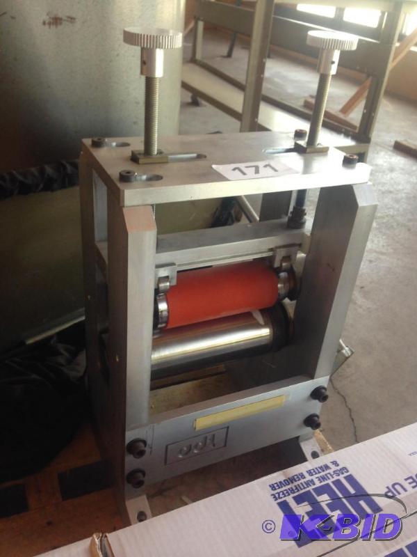 lot 171 image: Metal roller unit....