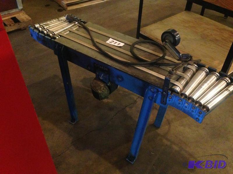 lot 211 image: Powered conveyor section....
