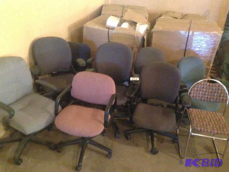 lot 213 image: Lot of misc office  computer chairs....
