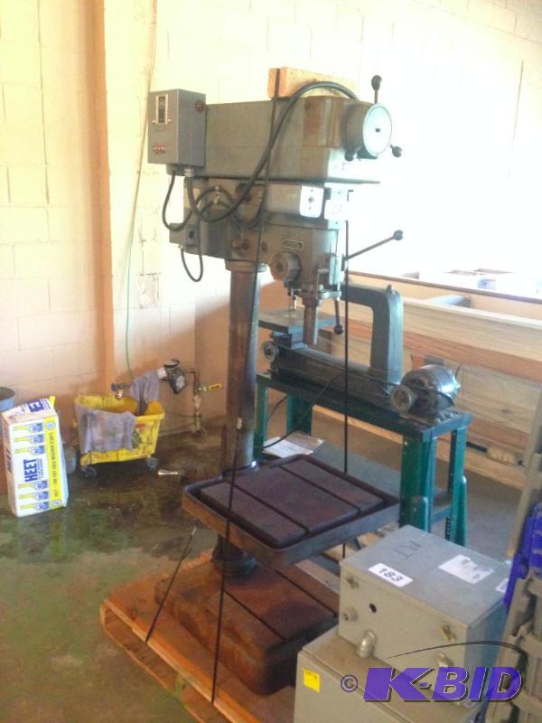 lot 29 image: Clausing variable speed press. Model 2277...
