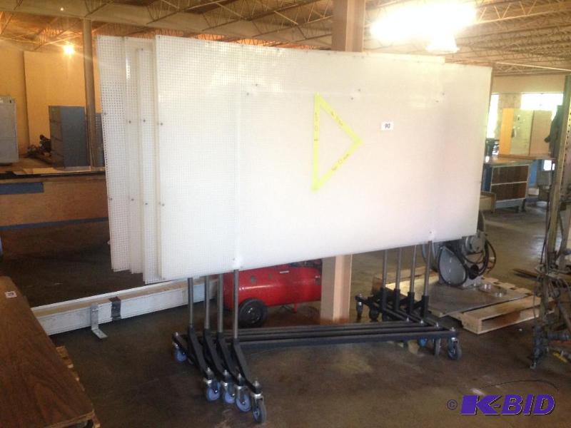 lot 90 image: Lot of 4 Z racks with plastic peg board attac...