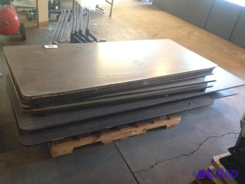 lot 93 image: Lot of misc folding tables....