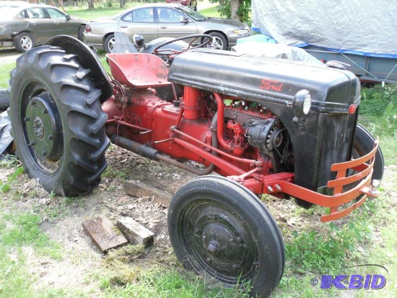 lot 1 image: Ford 9N Tractor