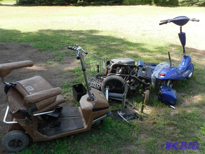 lot 124 image: Lot of handicap scooters for parts or repair....