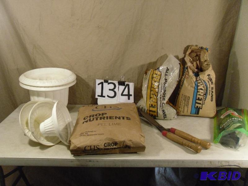 lot 134 image: Partial Bag od Quikcrete Fine Sand, New Bag o...