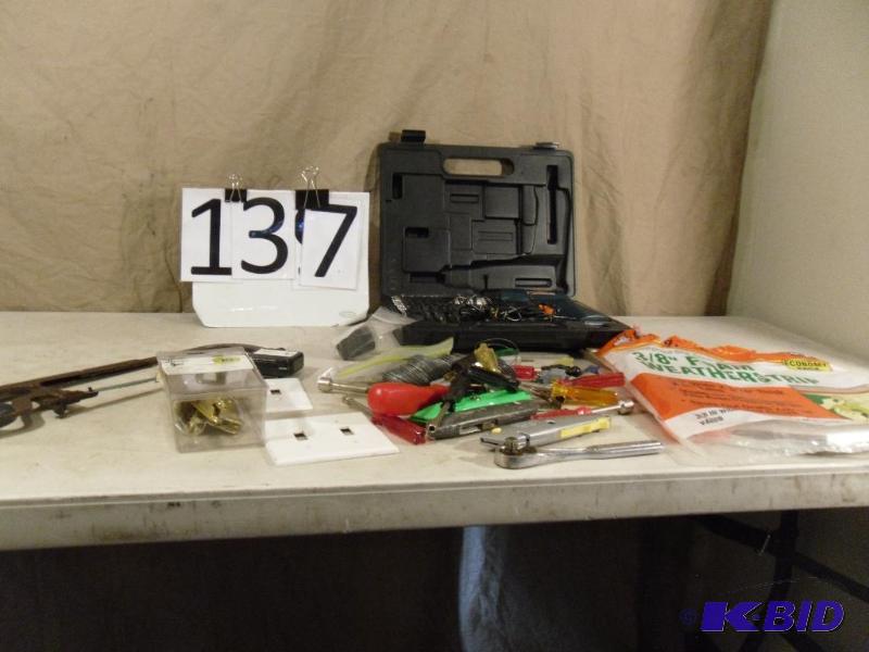 lot 137 image: Singer 38" Drill Driver Set in Case (wo...