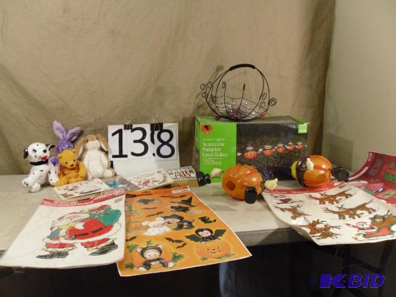 lot 138 image: 5 pc 7 Light Scarecrow Pumpkin Lawn Stakes, A...