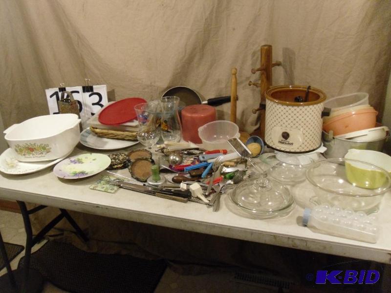 lot 163 image: Assorted China, Dishes, Coaters, Large Partyl...