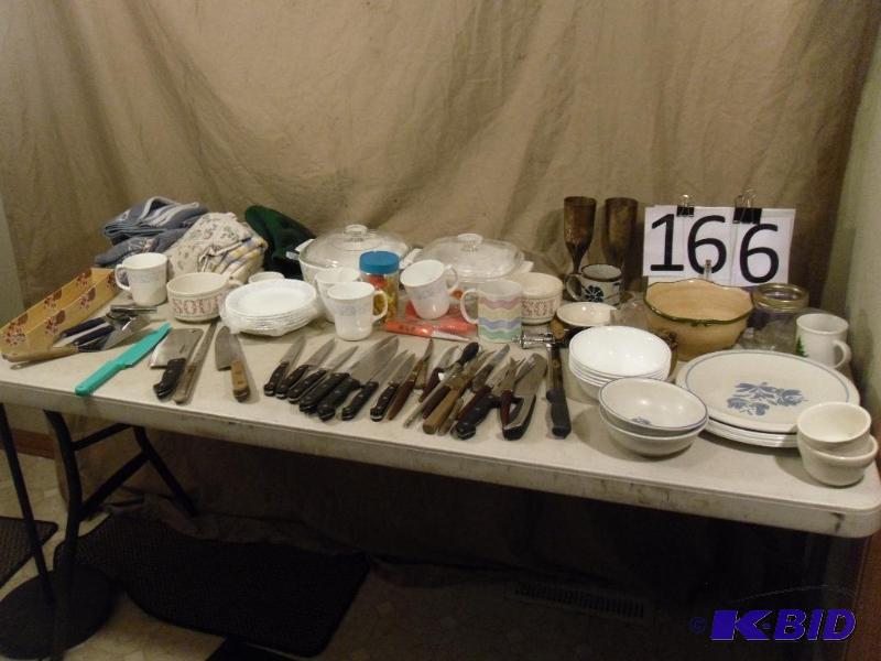 lot 166 image: Kitchen Towels, Bakeware, Utensils, Corn on t...
