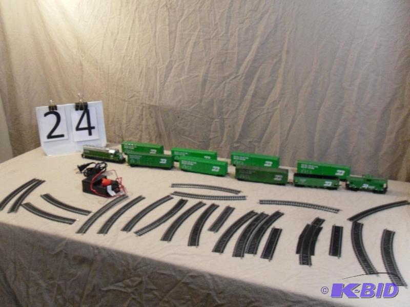 lot 24 image: Bachmann Burlington Northern HO Scale Train S...