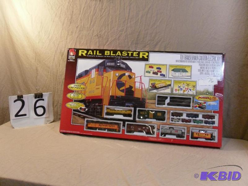 lot 26 image: Rail Blaster Ready to Run HO Scale Train Set....