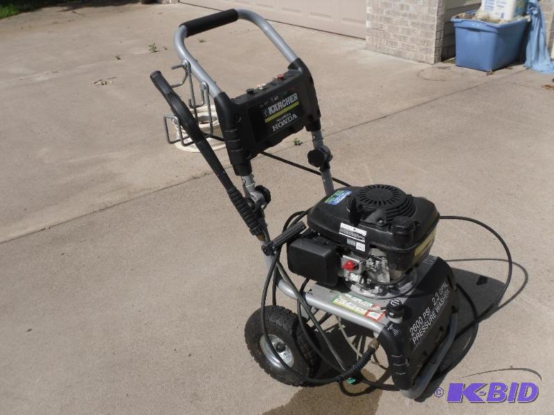 lot 3 image: Honda Pressure Washer