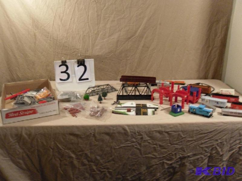 lot 32 image: HO Scale Track, Parts, Cars, Pieces, Signs, B...