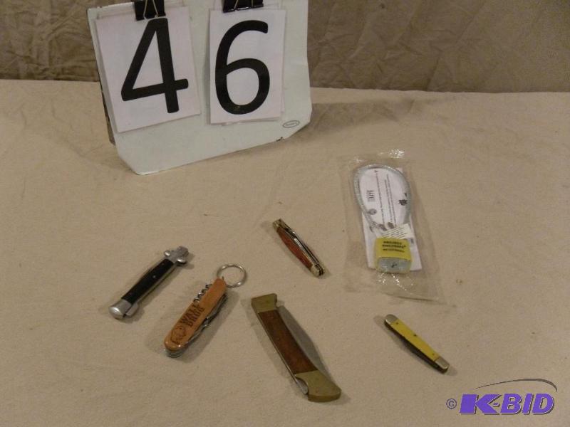 lot 46 image: Lot of Old Pocket Knives and New Gun Lock.&nb...