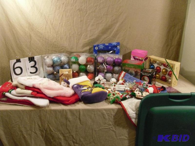 lot 63 image: Lot of Assorted Christmas Items. Garland, Orn...