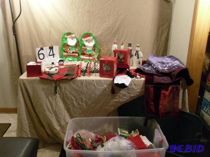 lot 64 image: Lot of Assorted Christmas Items. Lighted Merr...