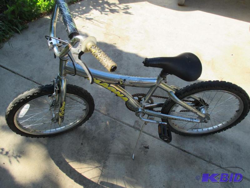 lot 112 image: magna sport bike...