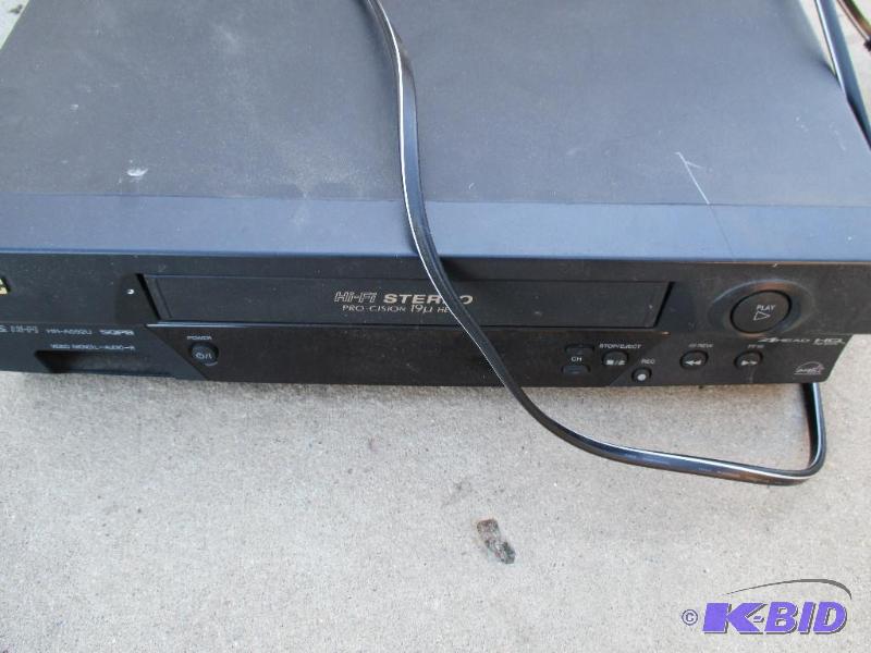 lot 129 image: JVC Hi-Fi stereo pro-cision 19u head...