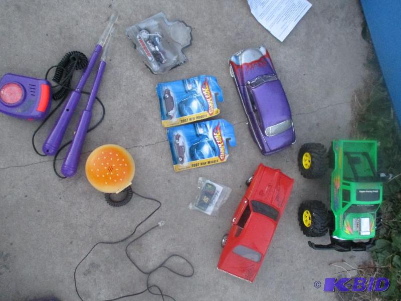 lot 190 image: lot of model cars and hamburger phone...