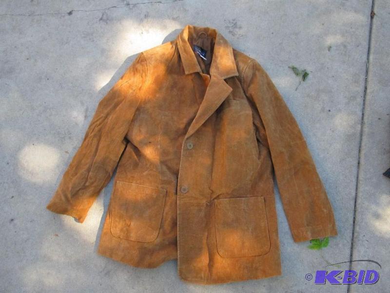 lot 27 image: used light brown leather jacket Via Accenti A...