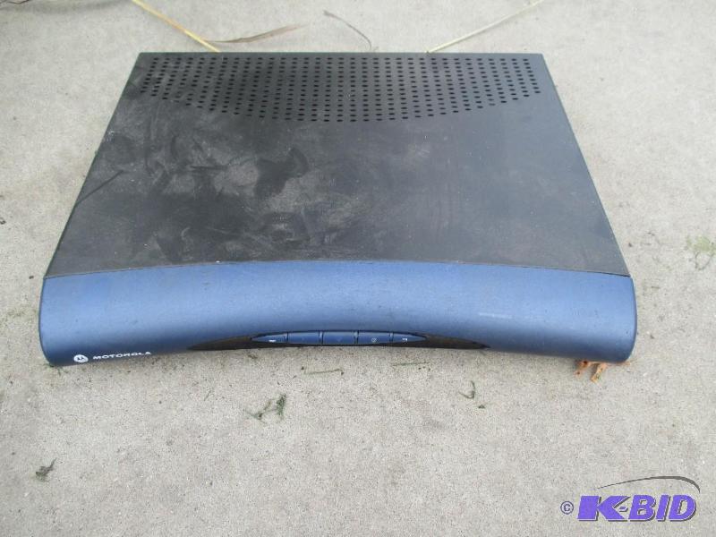 lot 45 image: motorola moldel RG2200C home electronic swit...