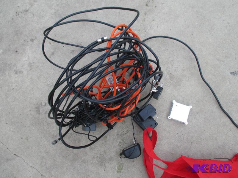 lot 61 image: bag of various cords...