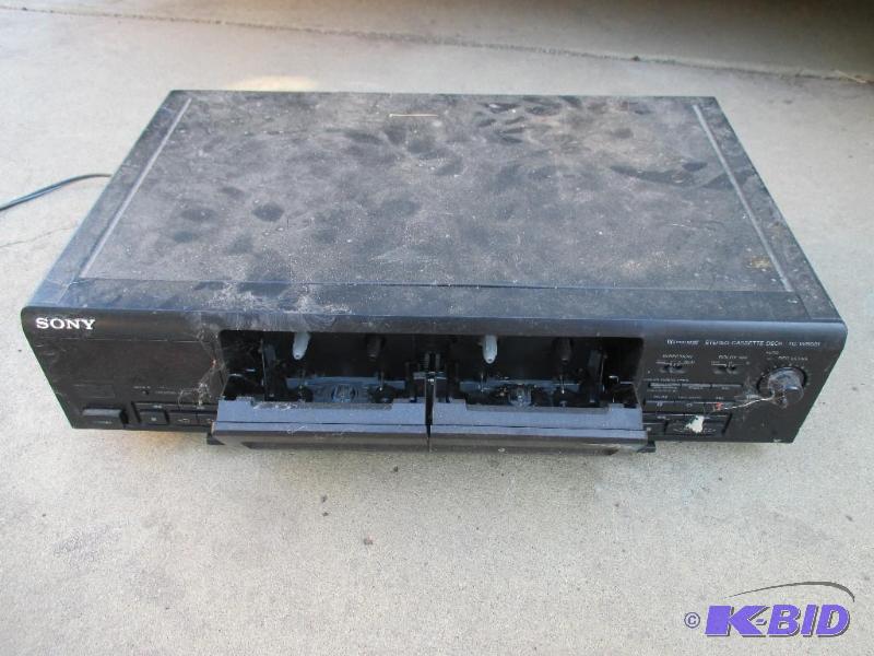 lot 77 image: sony stereo cassette deck TC-WR661...