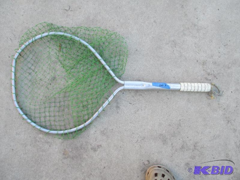 lot 80 image: medium fishing net...