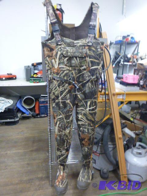 lot 22 image: Camouflage Chest Waders 1000 gram Thinsulate ...