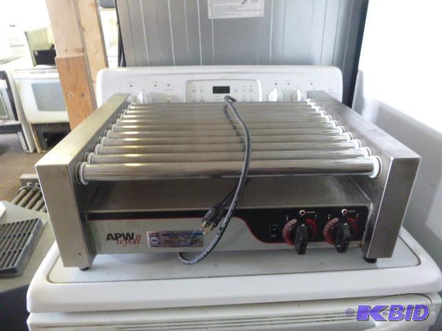 lot 5 image: APW Wyott Hot Dog Roller Model #HR31 - NSF, 1...