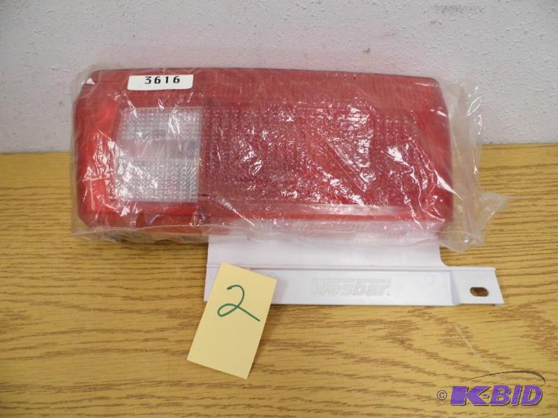 Wrap Around Curbside Lamp