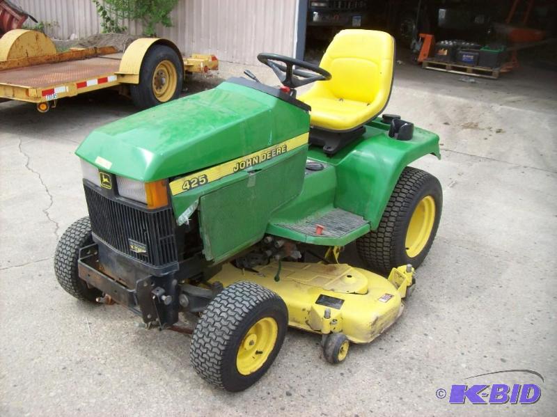John Deere 425 Lawn Tractor NO RESERVE