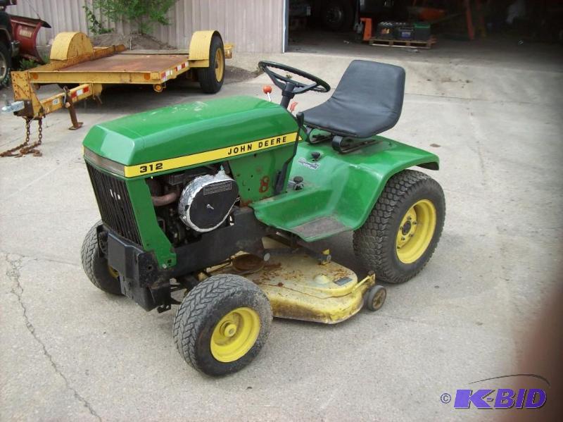 John Deere 212 Riding Lawn Mower