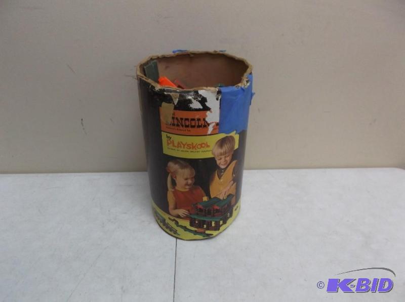 lot 112 image: Vintage Lincoln Logs Case With Some Mixed Pie...