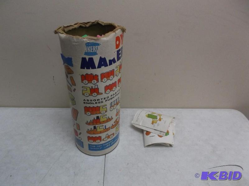lot 114 image: Vintage Tinker Toys Case With Some Mixed Piec...