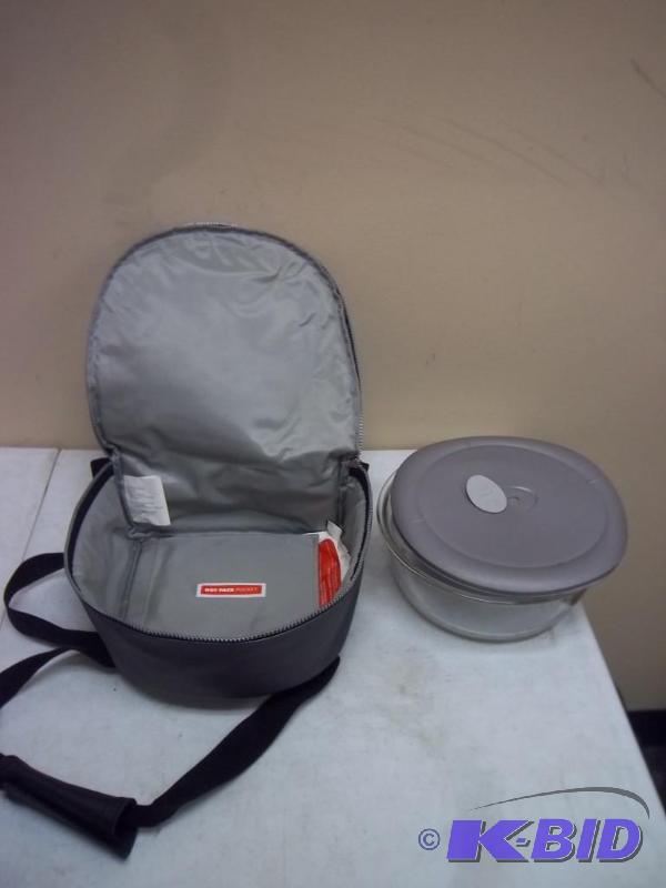 lot 131 image: Pyrex Bowl With Lid And Insulated Carry Case...