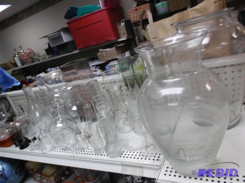 lot 139 image: Large Lot Of Glass Items, A Few Crystal Piece...