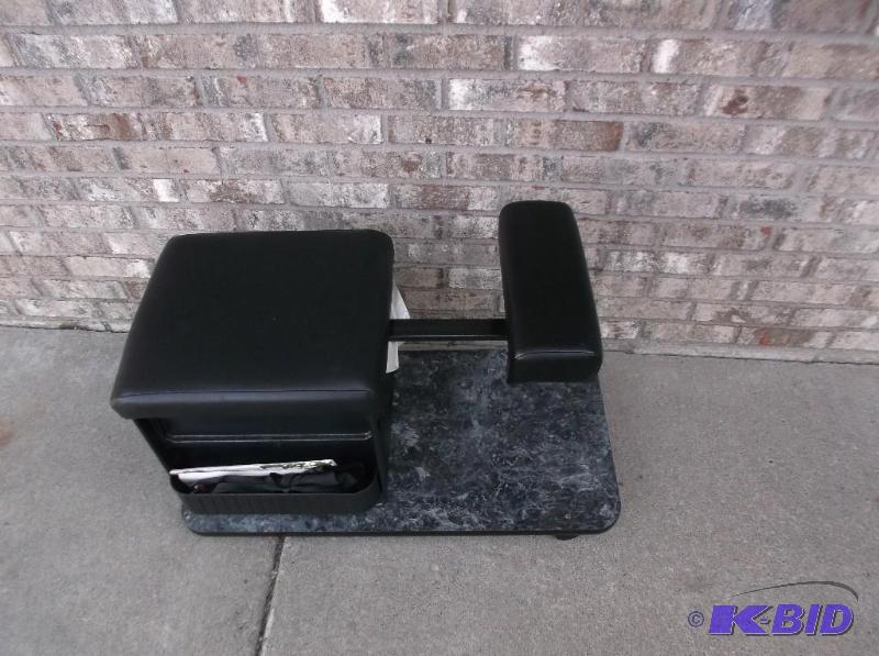 lot 20 image: Pedicure Rolling Foot Cart, Has Some Stuff In...