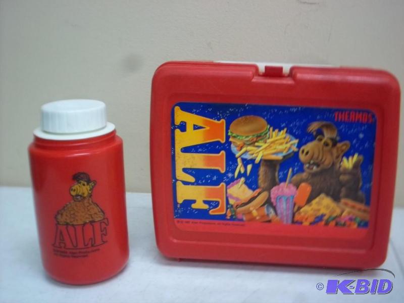 lot 35 image: Vintage Alf Thermos And Lunchbox - Missing Li...