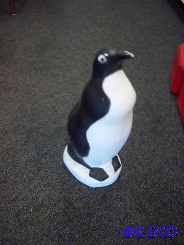 lot 40 image: Plastic Penguin Yard Decor...