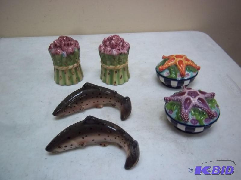 lot 47 image: Lot Of Salt And pepper Shakers, Fish Has Some...