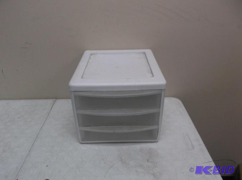 lot 65 image: Small Plastic Drawer Storage...