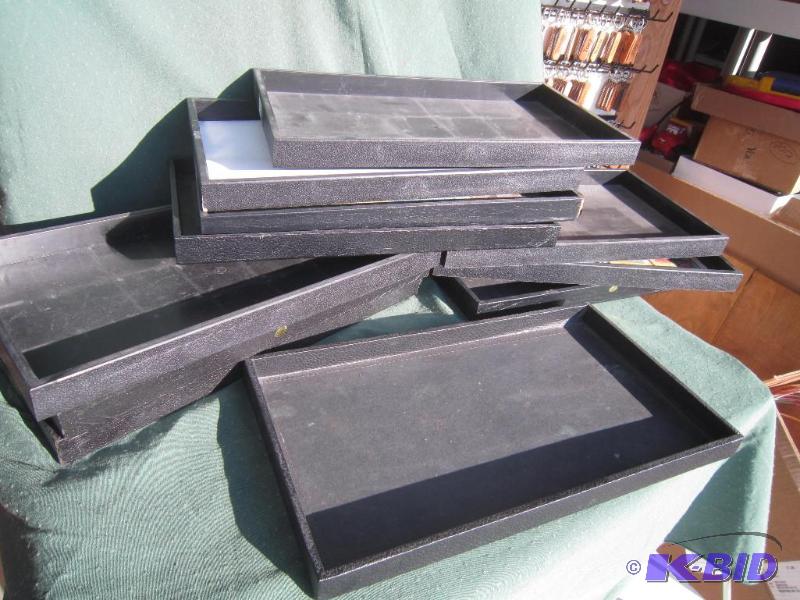 Black display trays